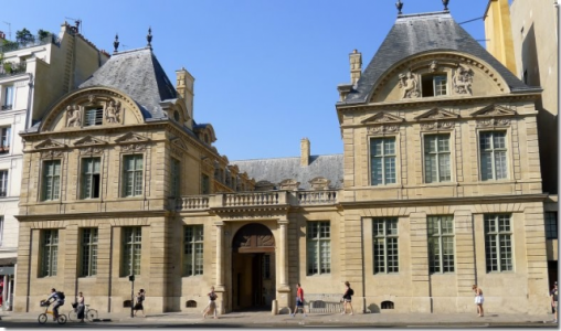 le Marais en famille Hotel de Sully